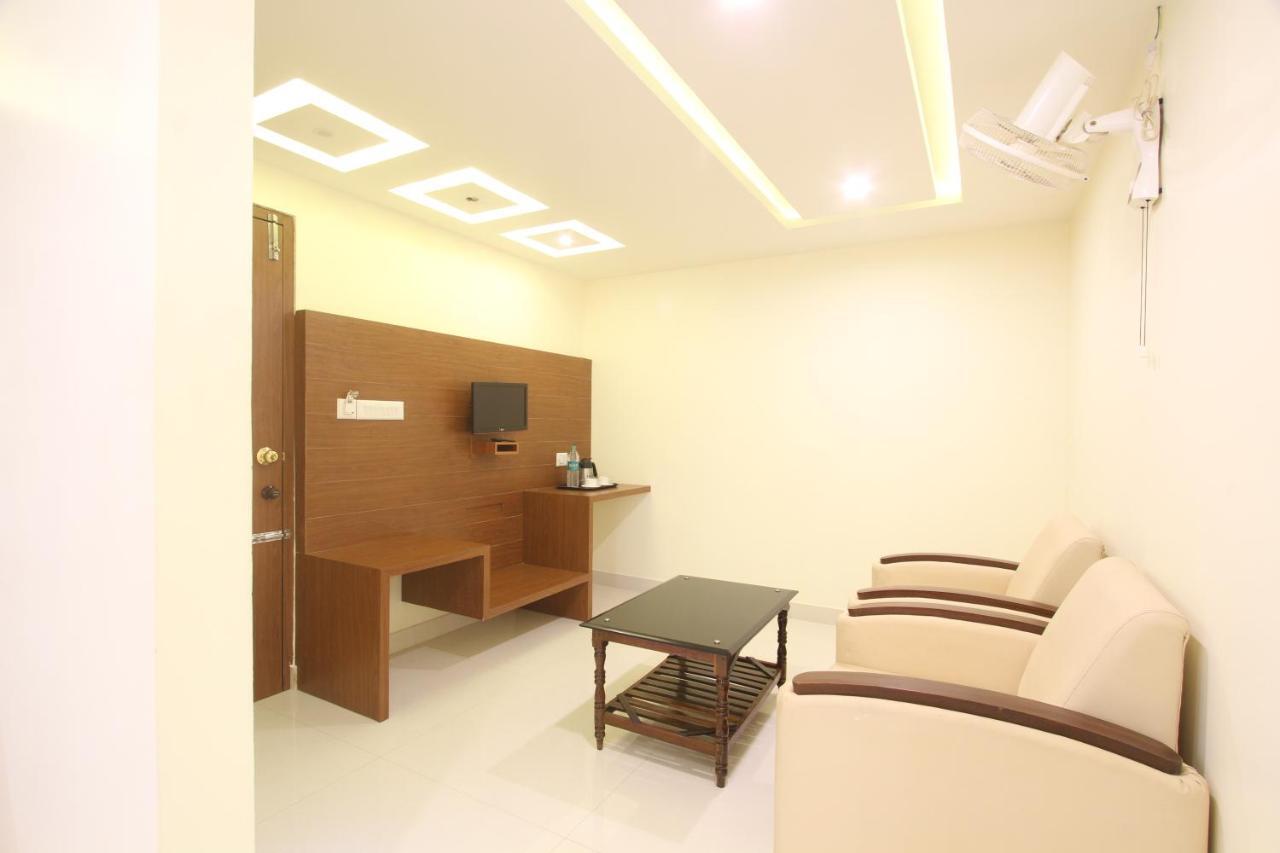 Divines Business Hotel Kuzhittura Екстер'єр фото